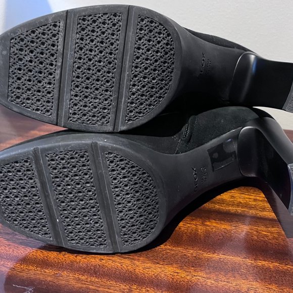 Geox suede Italian leather ankle boots black like new size 10 - Picture 8 of 8